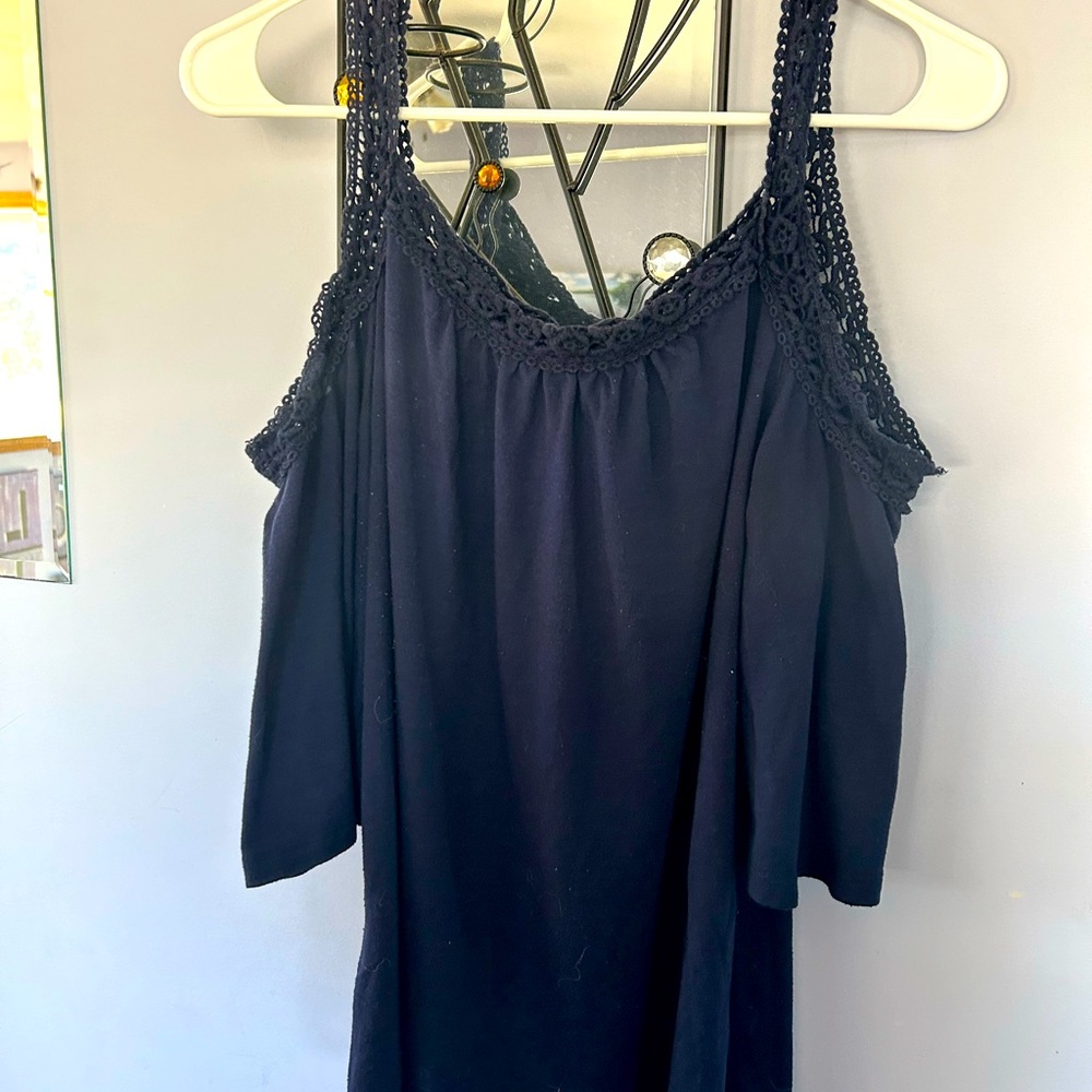 Cute black tank top with 3/4 sleeves